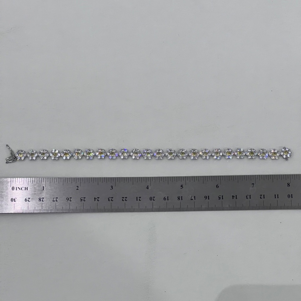 Daisy Tennis Bracelet - Picture 5 of 6